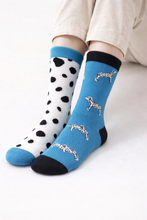 Charger l'image dans la galerie, Chaussettes dalmatiennes dépareillées
