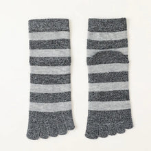 Load image into Gallery viewer, 5 Pairs of Sriped Toe Socks
